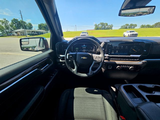 Used 2023 Chevrolet Silverado 1500 LT AWD/4WD image 13