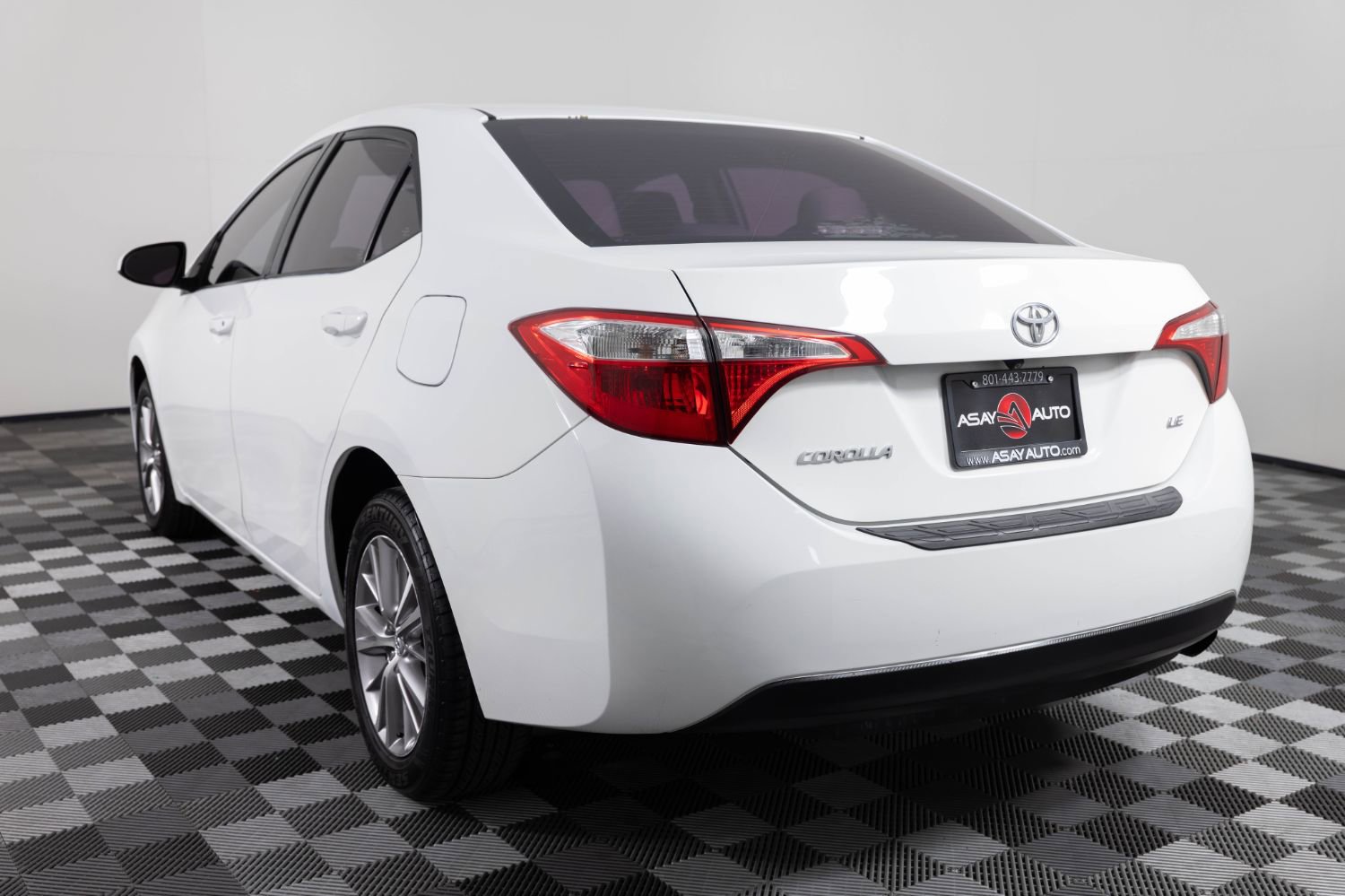 Used 2015 Toyota Corolla LE FWD image 5