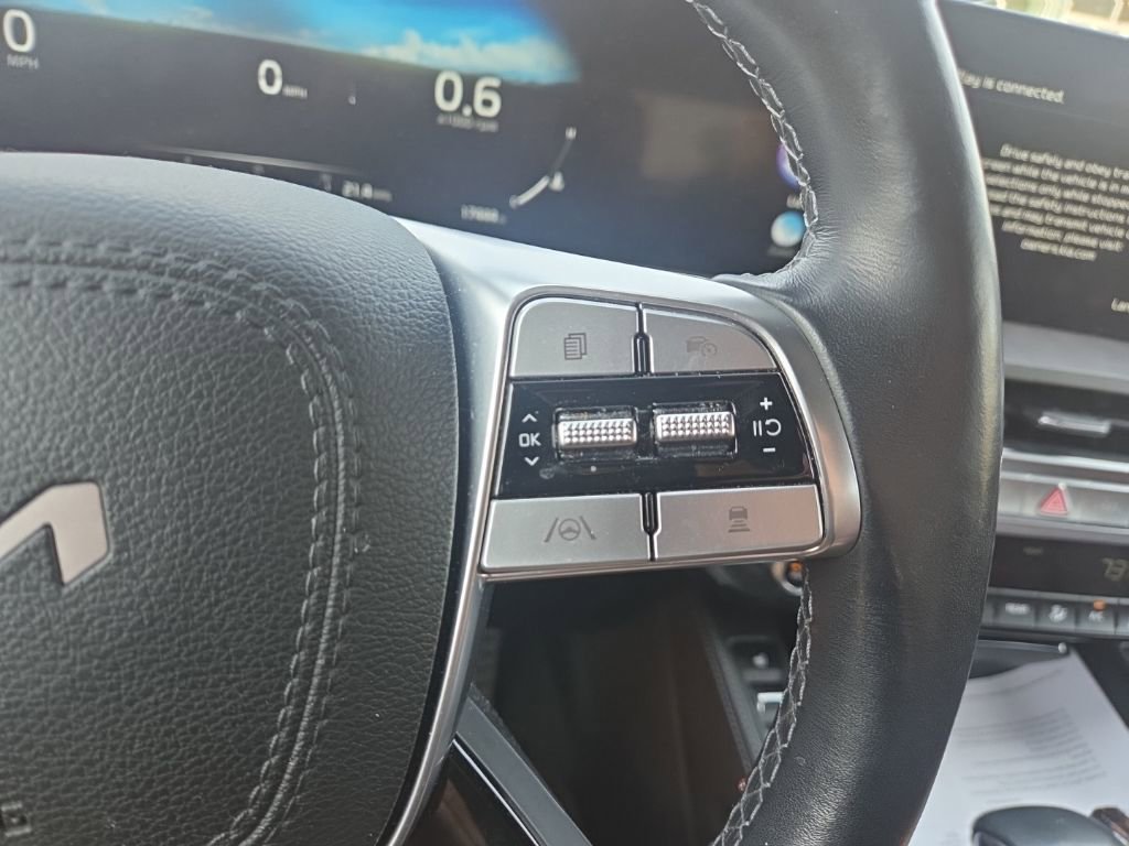 Used 2024 Kia Telluride SX Prestige image 17