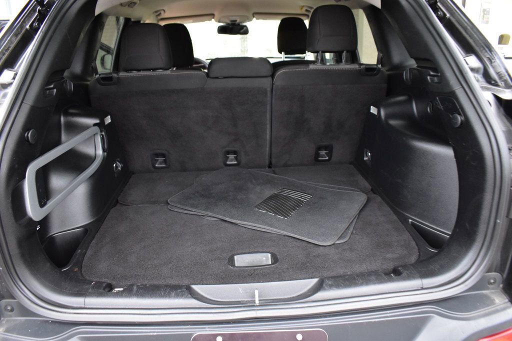 Used 2016 Jeep Cherokee Sport image 38