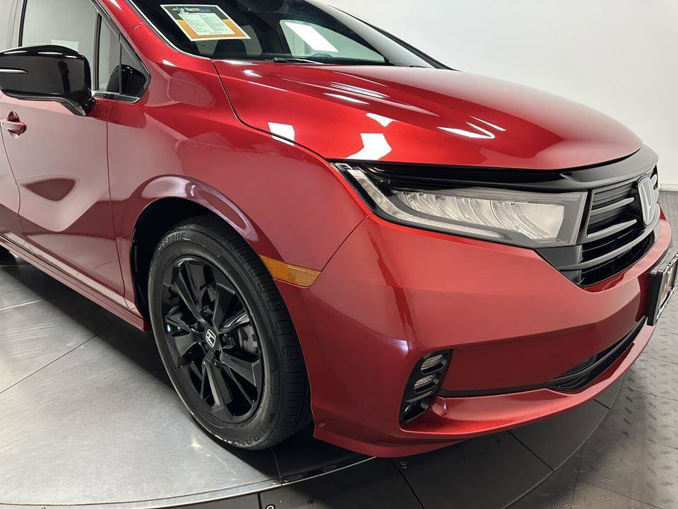 Used 2024 Honda Odyssey Sport image 3