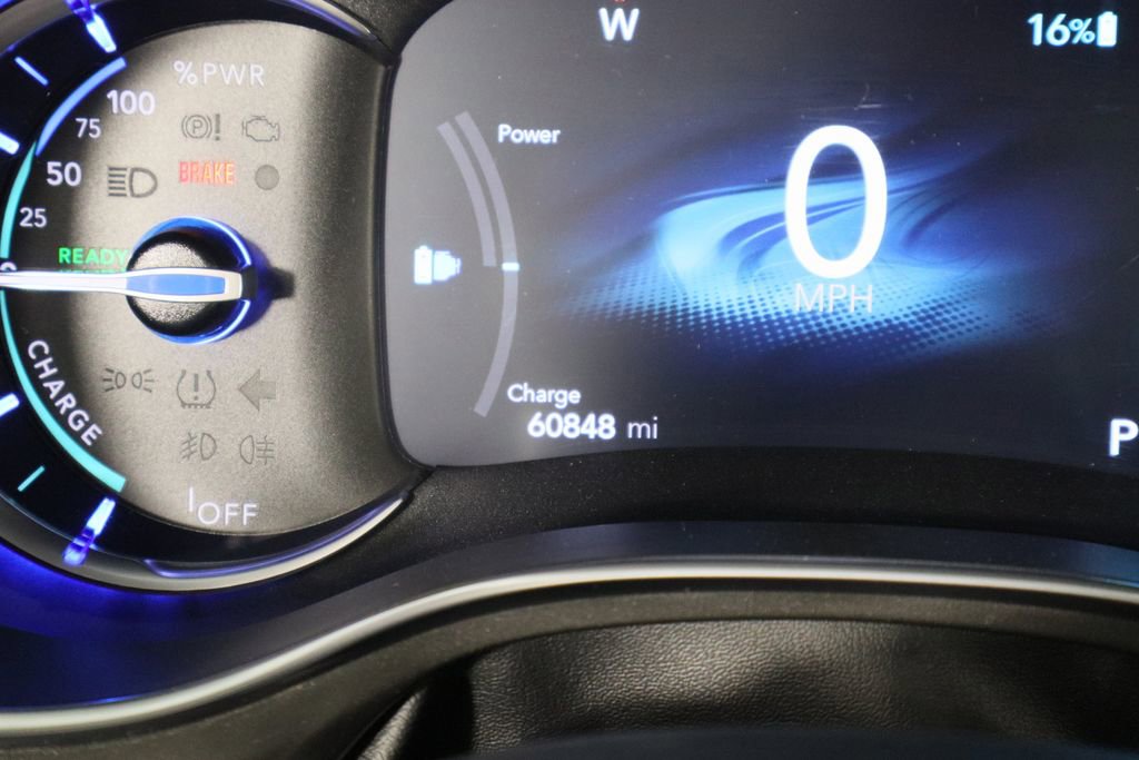 Used 2020 Chrysler Pacifica Limited w/ Advanced Safetytec Group image 45