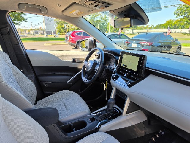 Used 2025 Toyota Corolla Cross L FWD image 11