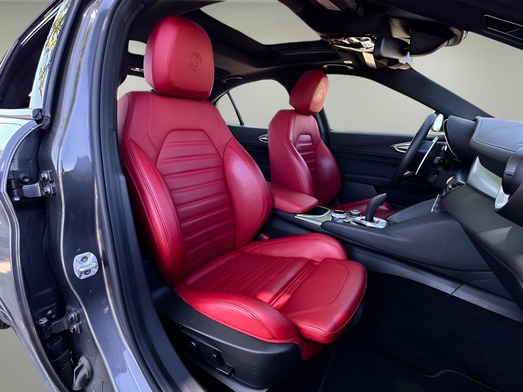 Used 2024 Alfa Romeo Giulia Veloce image 22