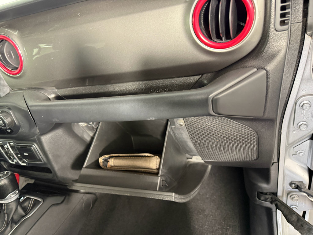 Used 2018 Jeep Wrangler Unlimited Sahara image 20