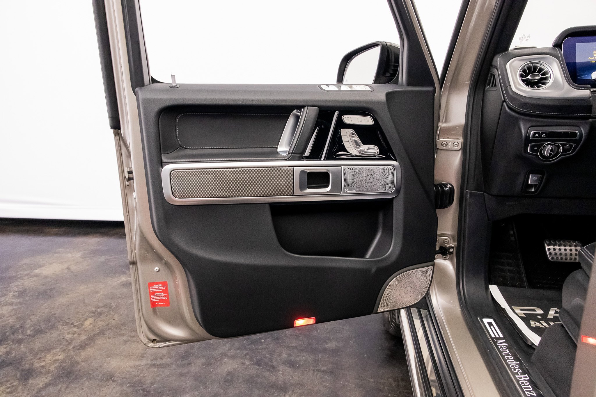 Used 2023 Mercedes-Benz G 550 image 33