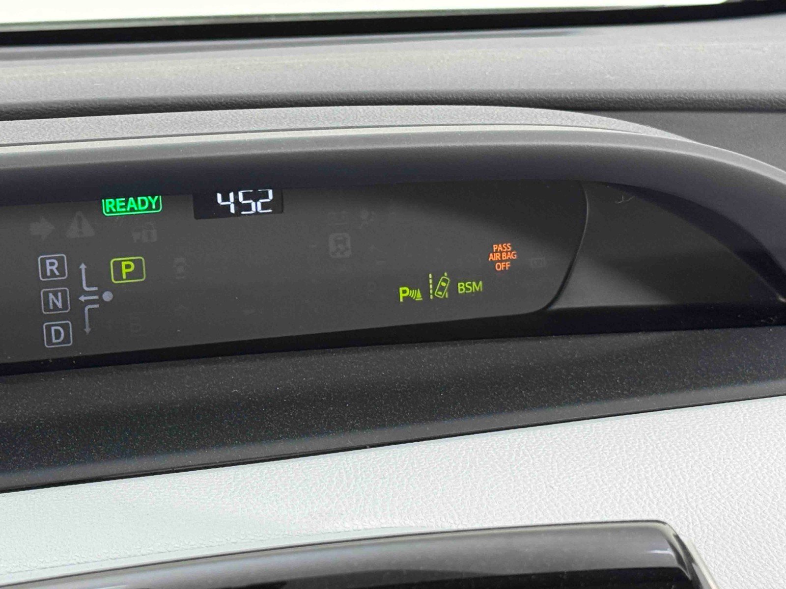 Used 2022 Toyota Prius XLE w/ Premium Convenience Package image 24