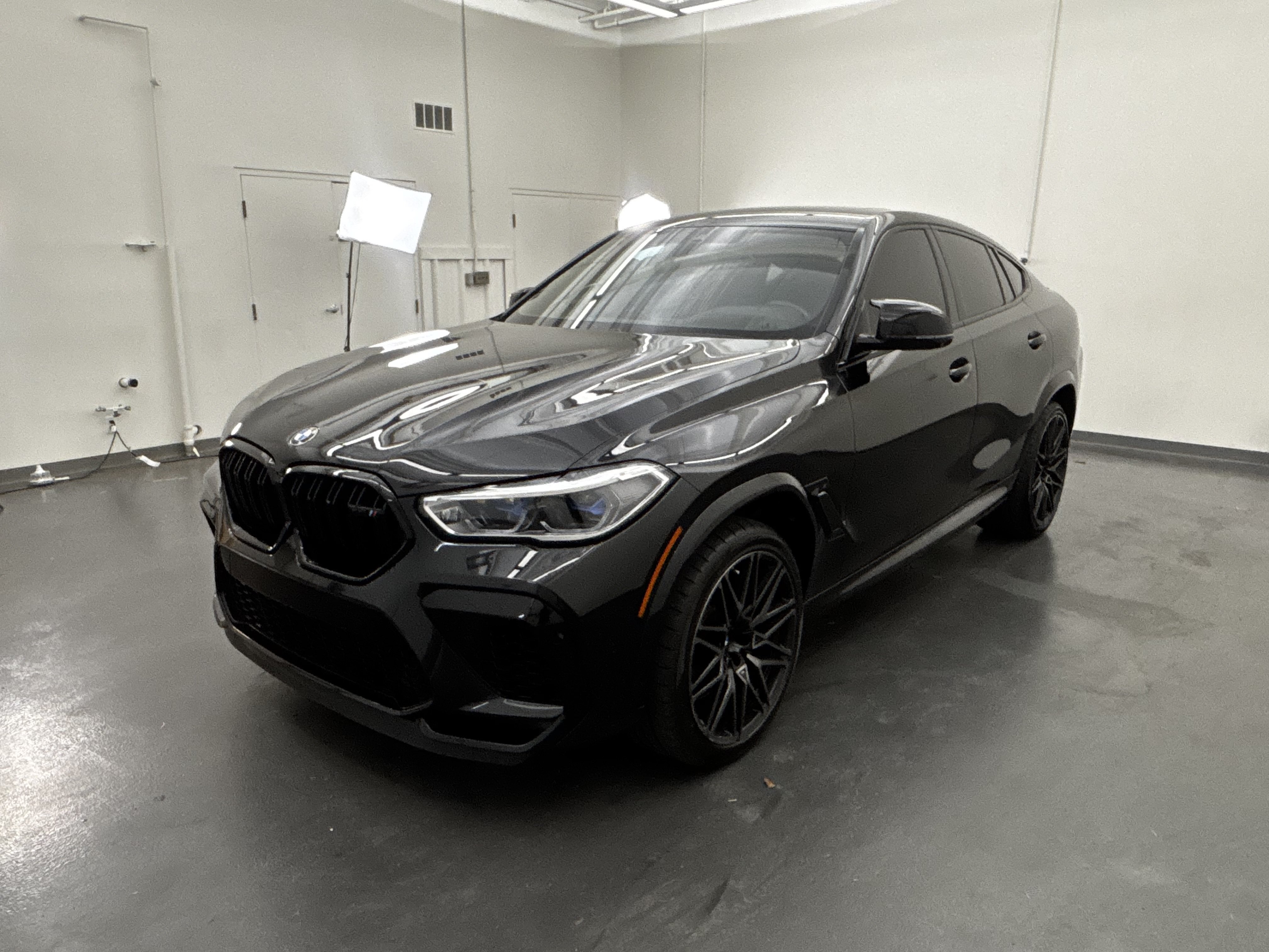 Used 2021 BMW X6 M w/ Competition Package AWD/4WD image 4