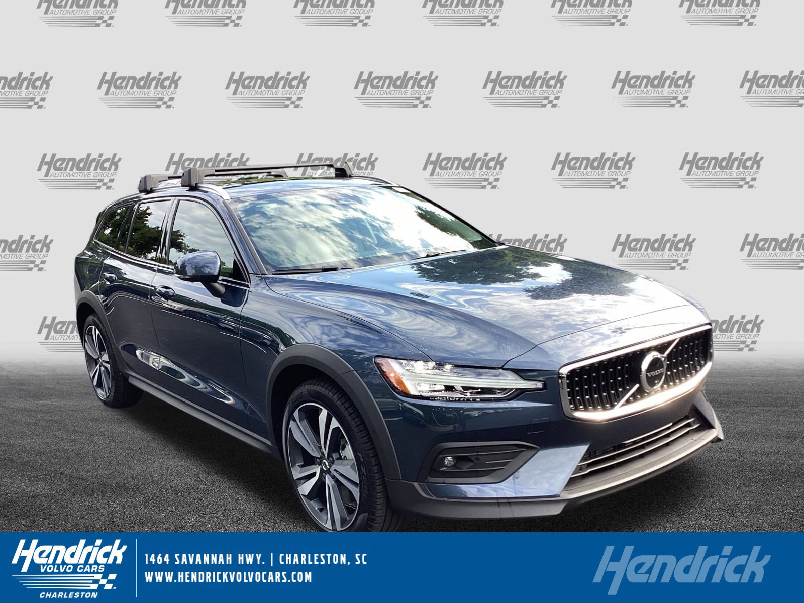New 2026 Volvo V60 B5 Cross Country Plus w/ Protection Package Premier