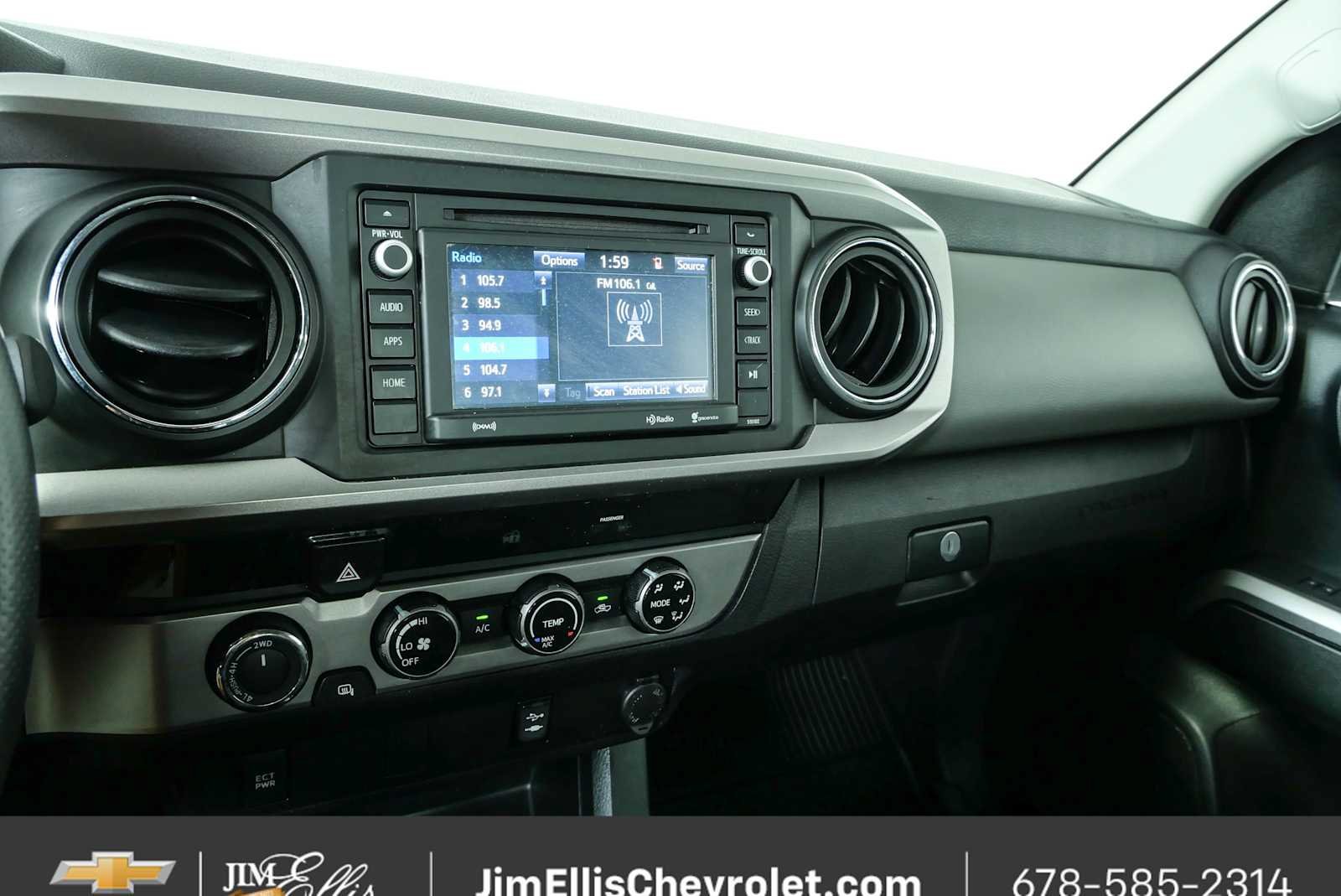 Used 2017 Toyota Tacoma SR5 w/ Tow Package AWD/4WD image 12