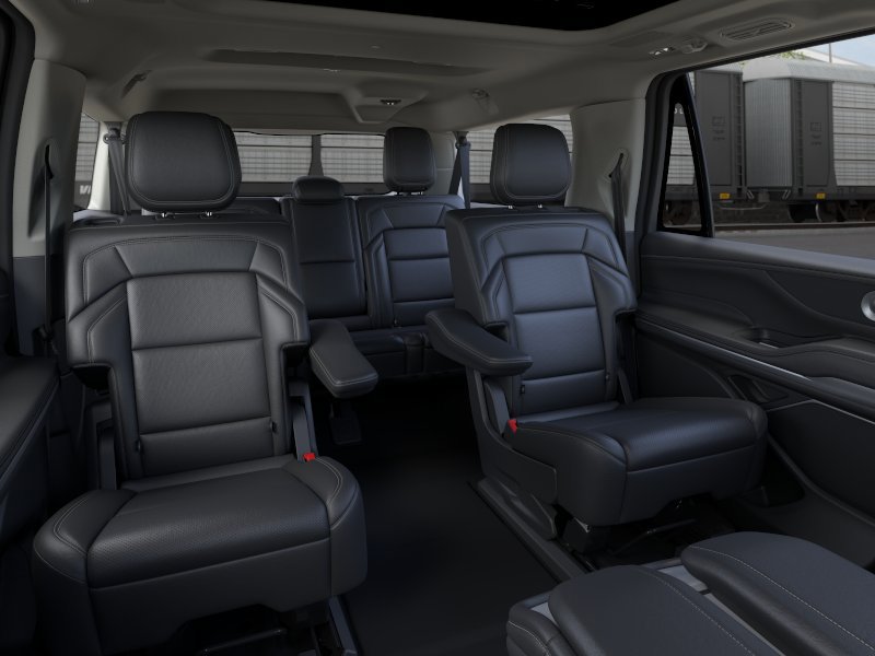 New 2026 Lincoln Navigator L Reserve AWD/4WD image 11
