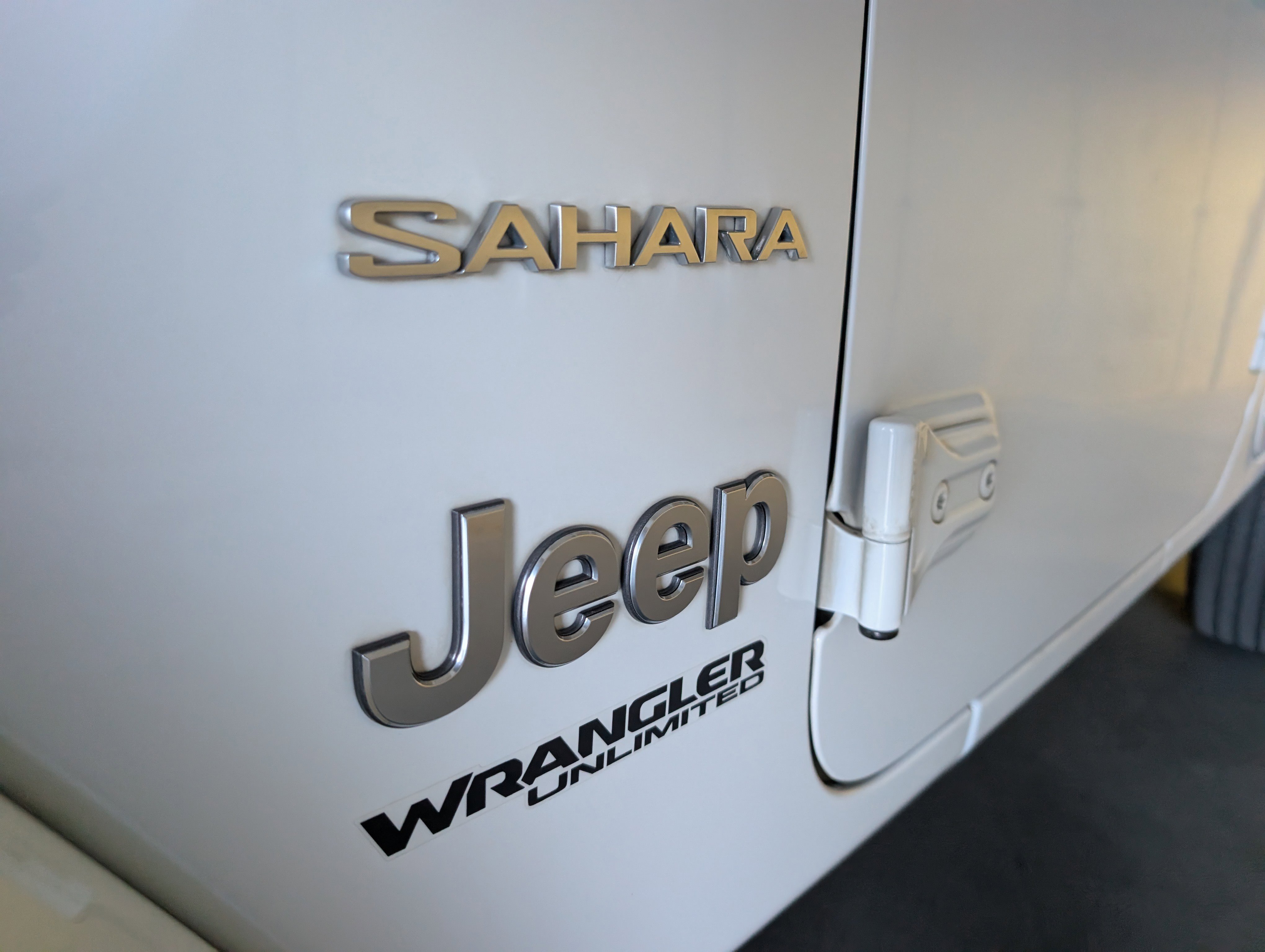 Used 2018 Jeep Wrangler Unlimited Sahara image 14