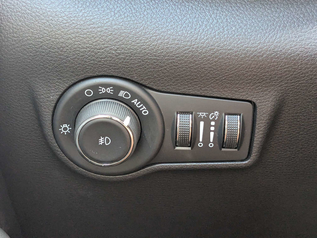 Certified 2024 Jeep Compass Latitude AWD/4WD image 21