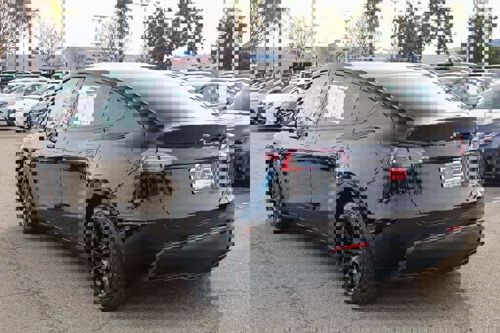 Used 2023 Tesla Model Y Long Range image 8