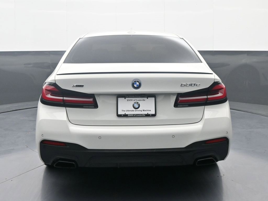 Used 2023 BMW 530e xDrive w/ Premium Package image 6