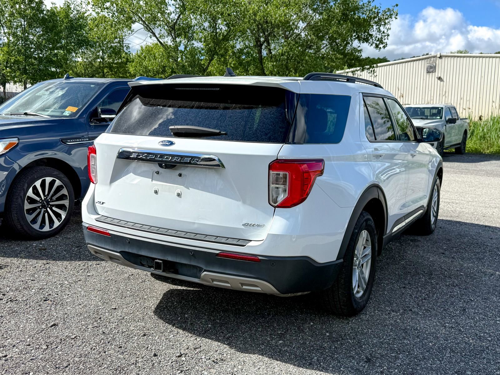Certified 2021 Ford Explorer XLT w/ Equipment Group 202A AWD/4WD image 7