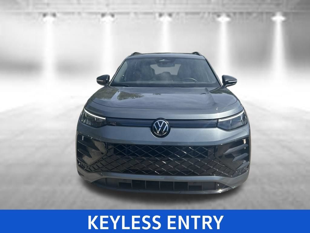 Certified 2025 Volkswagen Tiguan SE R-Line AWD/4WD image 10