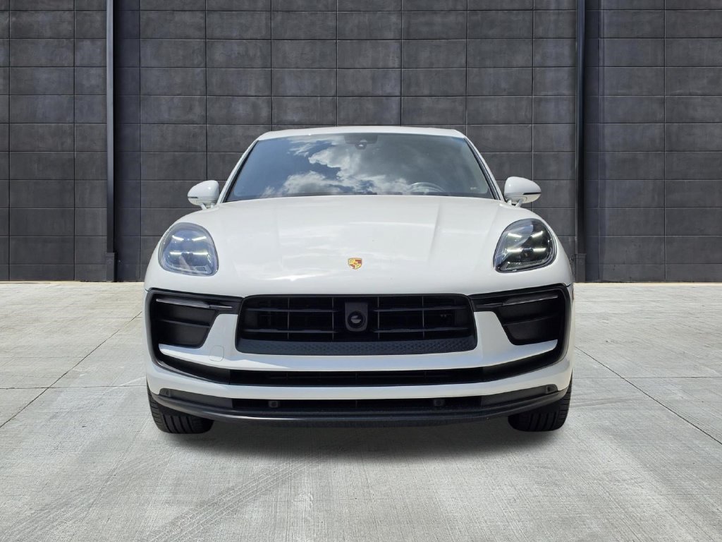 Certified 2023 Porsche Macan AWD/4WD image 9