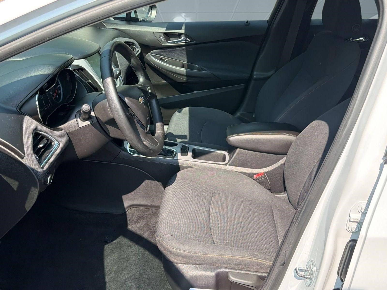 Used 2016 Chevrolet Cruze LS FWD image 5