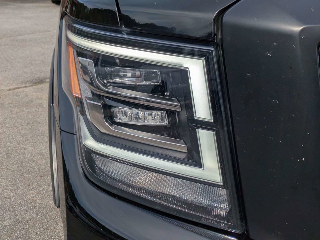 Used 2023 Nissan Titan PRO-4X w/ Pro-4x Convenience Package AWD/4WD image 10
