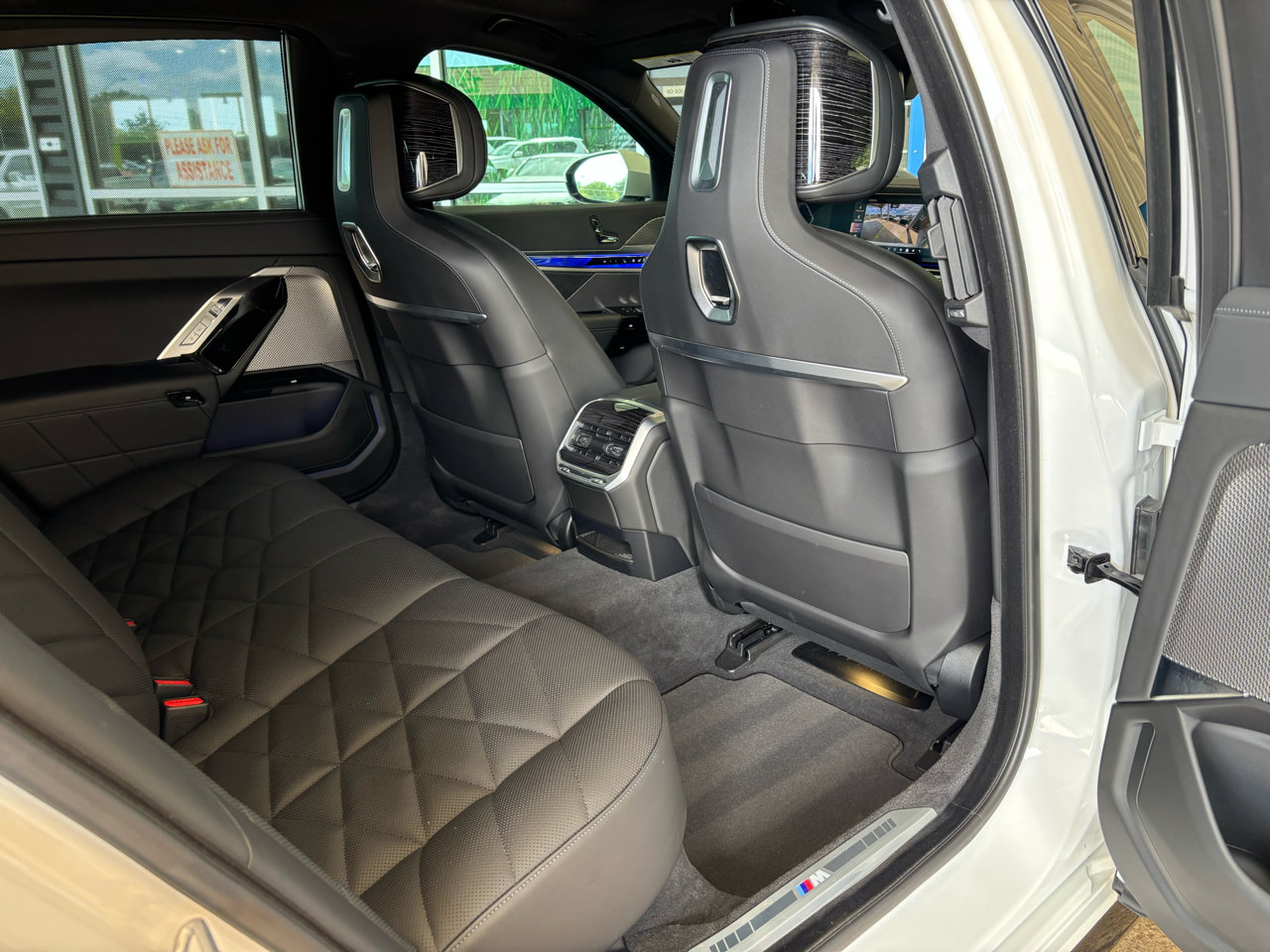 Used 2023 BMW 740i image 26