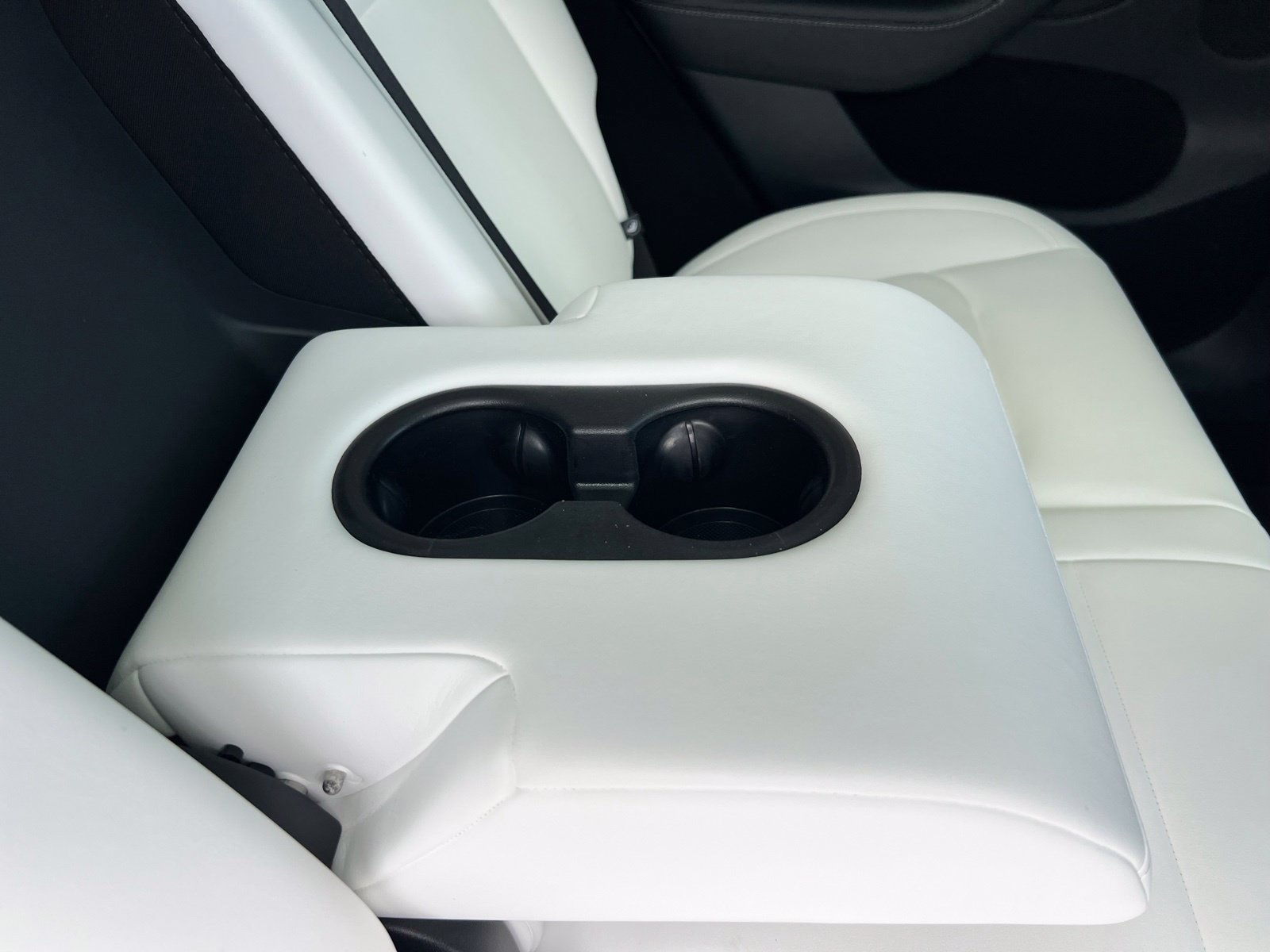 Used 2025 Tesla Model Y Long Range RWD image 58