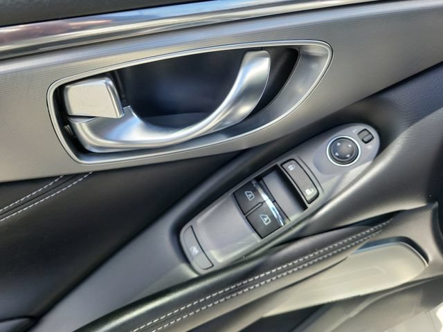 Used 2019 INFINITI Q60 3.0t Luxe RWD image 18
