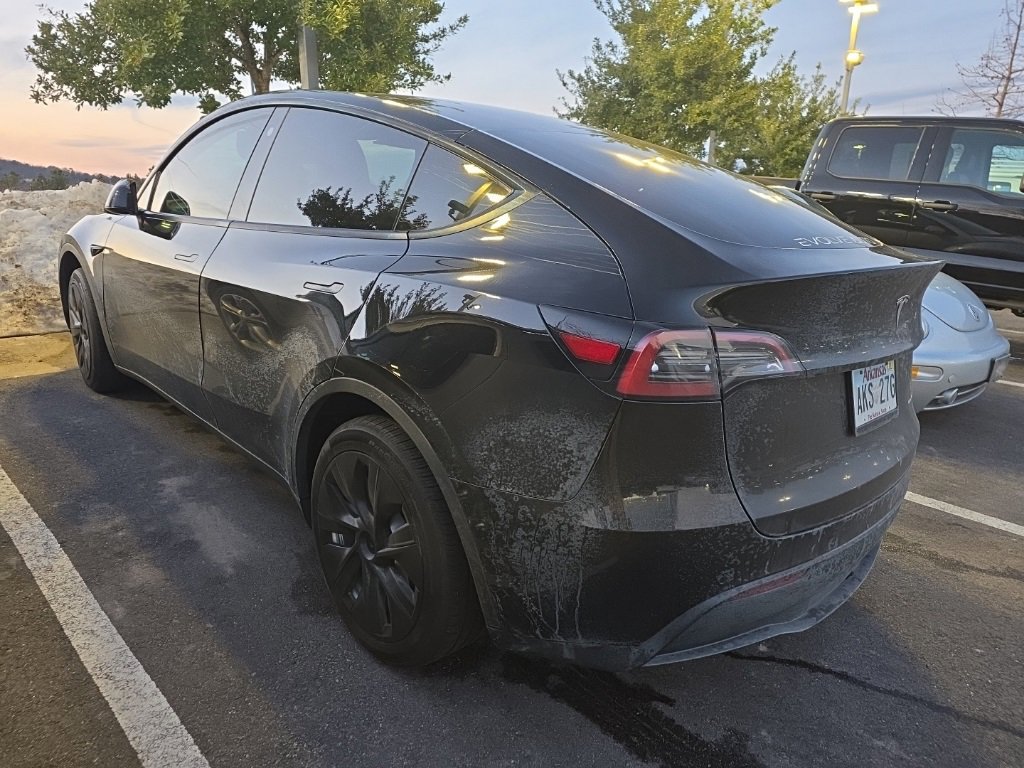 Used 2022 Tesla Model Y Long Range image 2