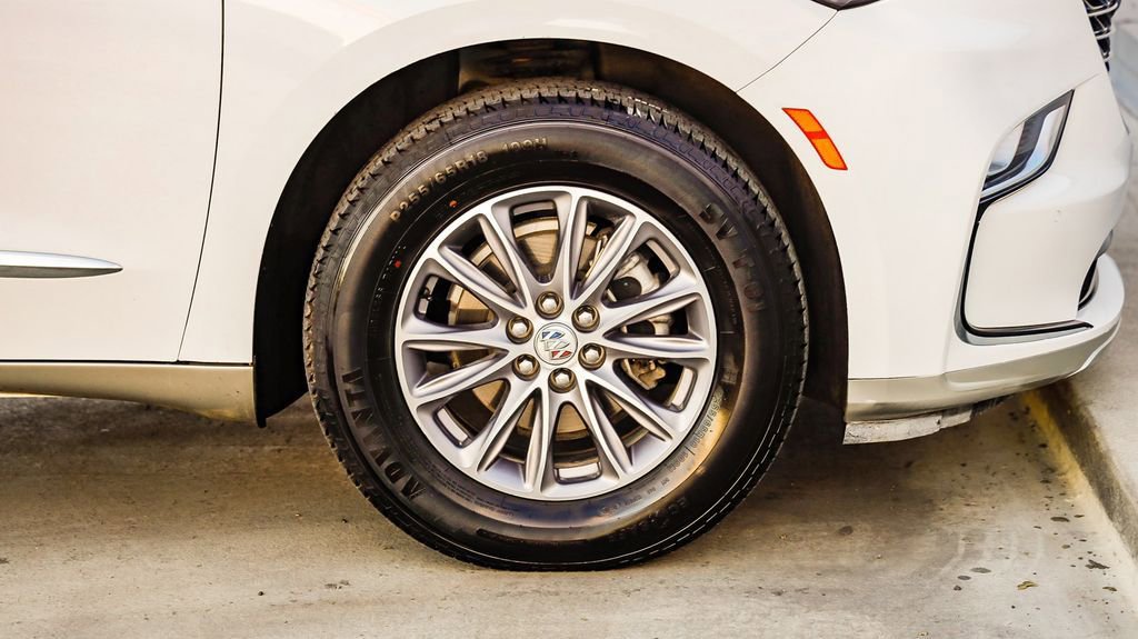 Used 2024 Buick Enclave Premium image 11