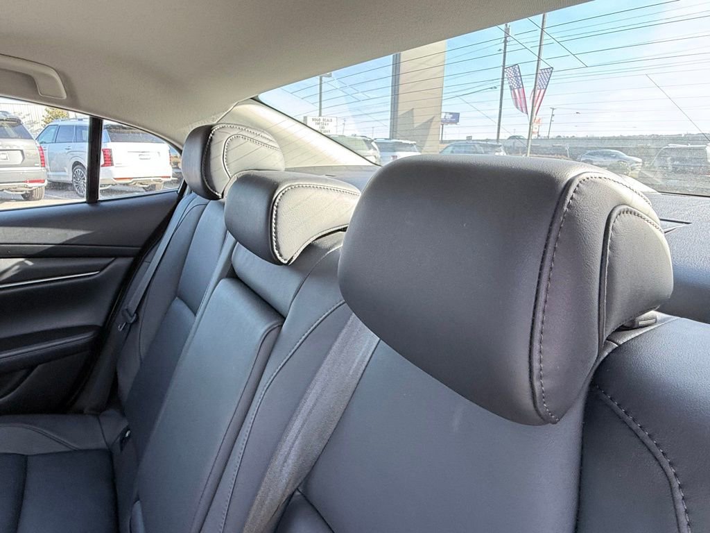 Used 2023 MAZDA MAZDA3 s image 31