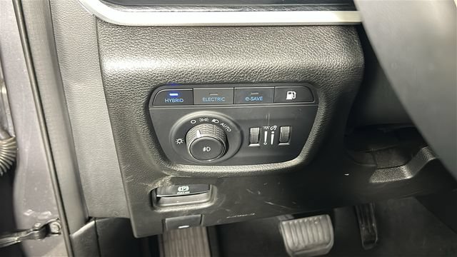 Used 2022 Jeep Grand Cherokee Trailhawk AWD/4WD image 19