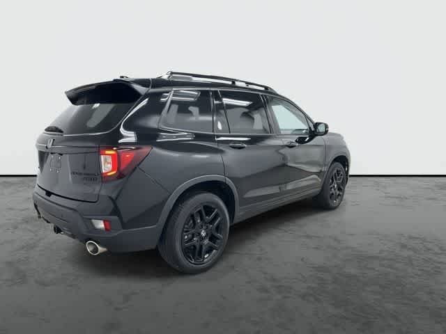 Certified 2025 Honda Passport Black Edition image 4