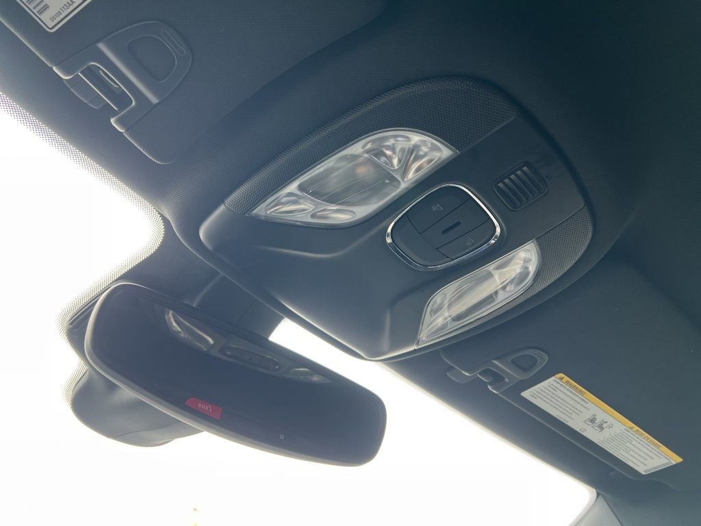 Used 2025 Jeep Compass Limited image 24