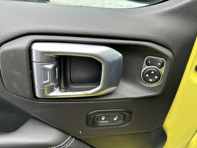 Used 2023 Jeep Wrangler Unlimited Sahara w/ Cold Weather Group AWD/4WD image 9