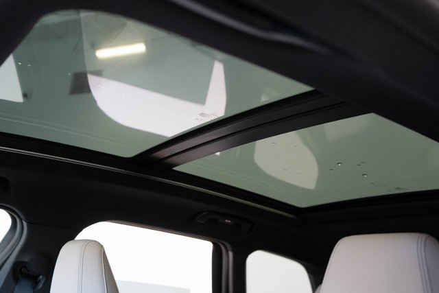 Used 2024 BMW X1 xDrive28i w/ Technology Package image 4