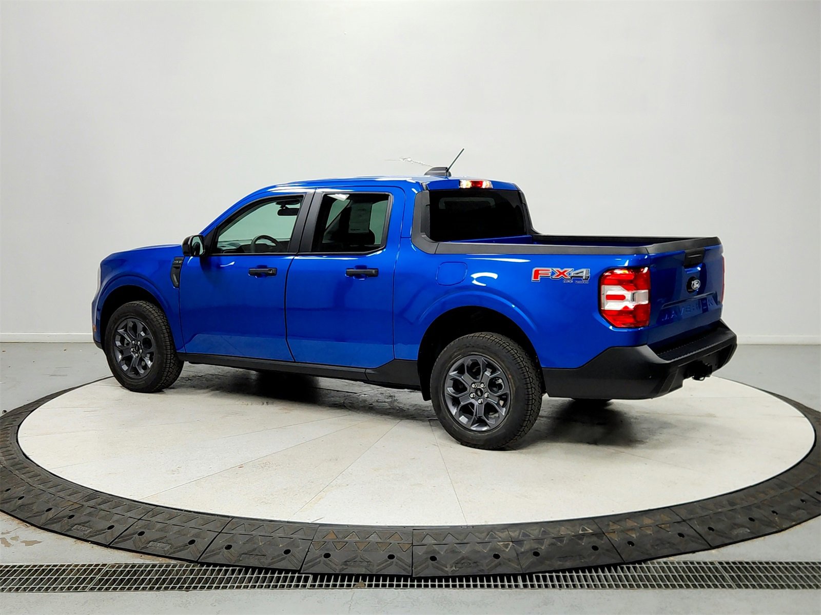 New 2025 Ford Maverick XLT w/ XLT Luxury Package image 5