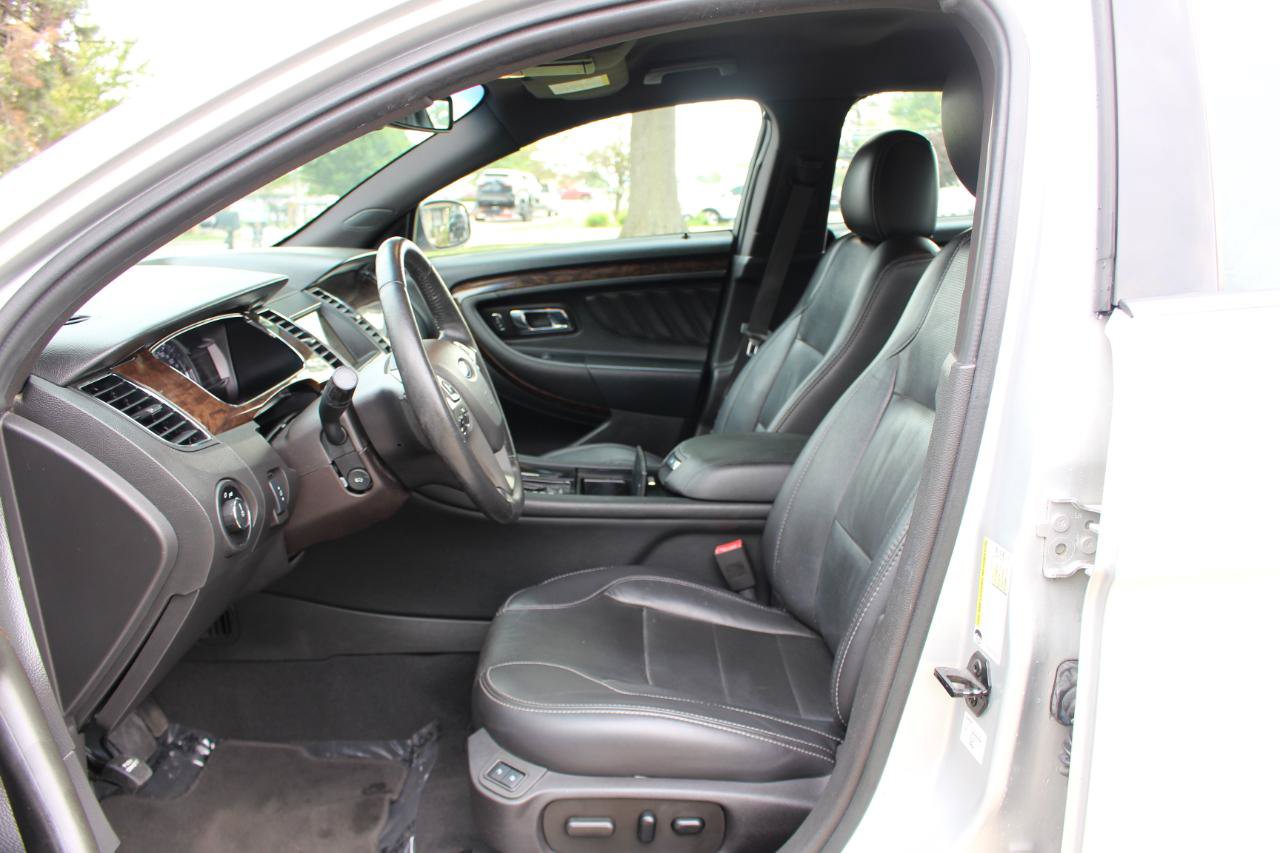 Used 2019 Ford Taurus Limited FWD image 14