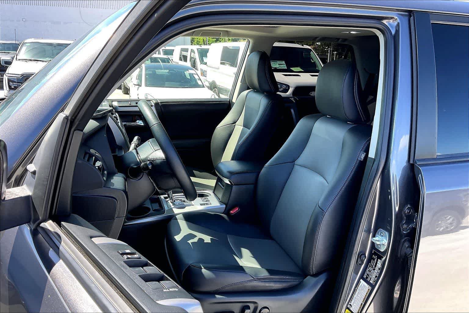 Used 2021 Toyota 4Runner SR5 Premium w/ Moonroof Package AWD/4WD image 11