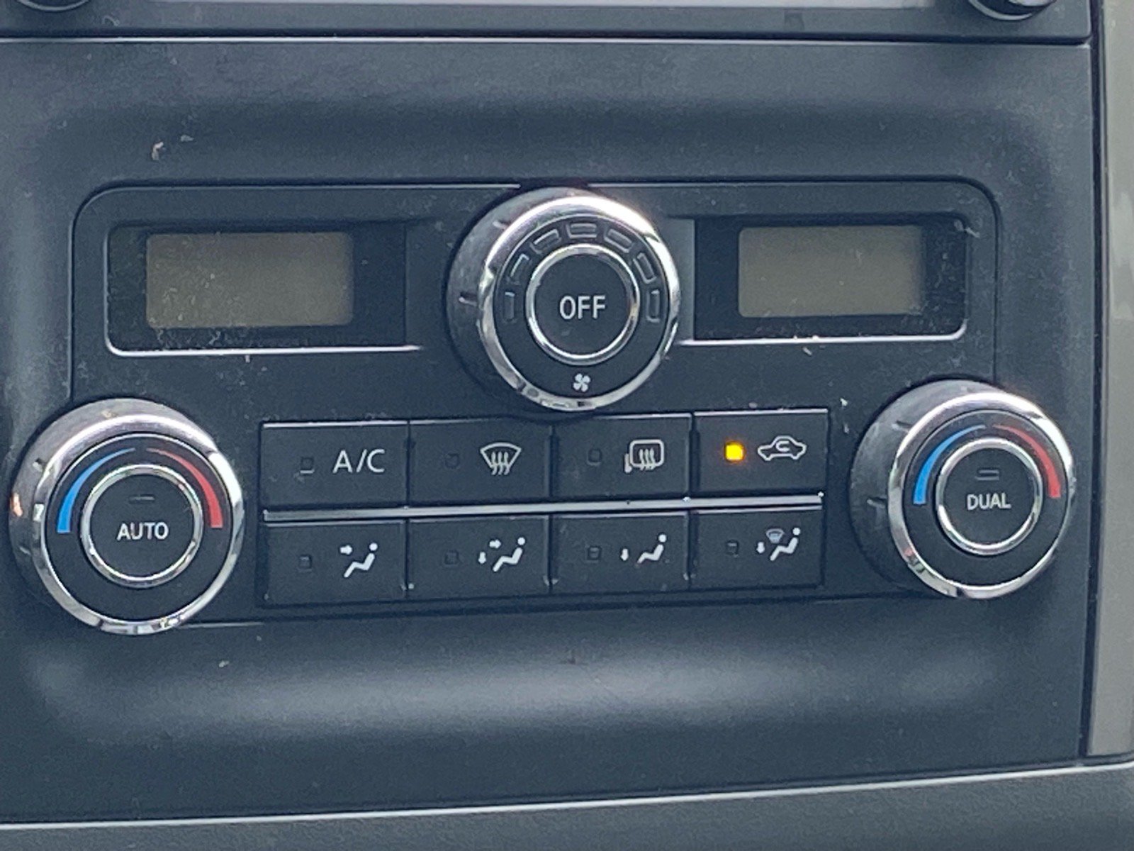 Used 2019 Nissan Frontier SL RWD image 10