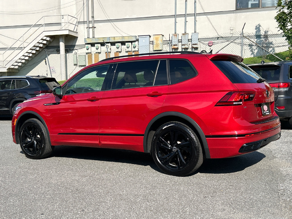 Used 2024 Volkswagen Tiguan SE R-Line AWD/4WD image 4
