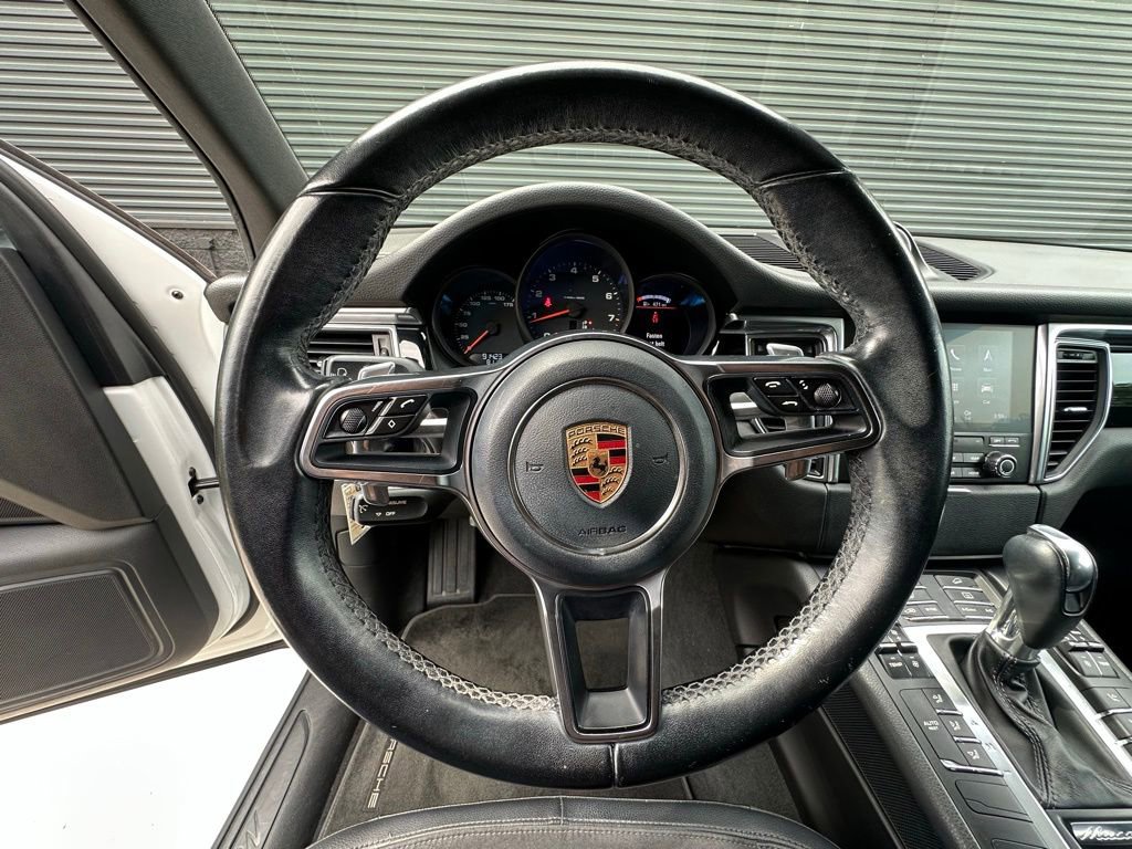 Certified 2017 Porsche Macan AWD/4WD image 16