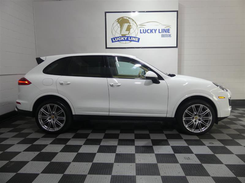 Used 2017 Porsche Cayenne Platinum Edition AWD/4WD image 6