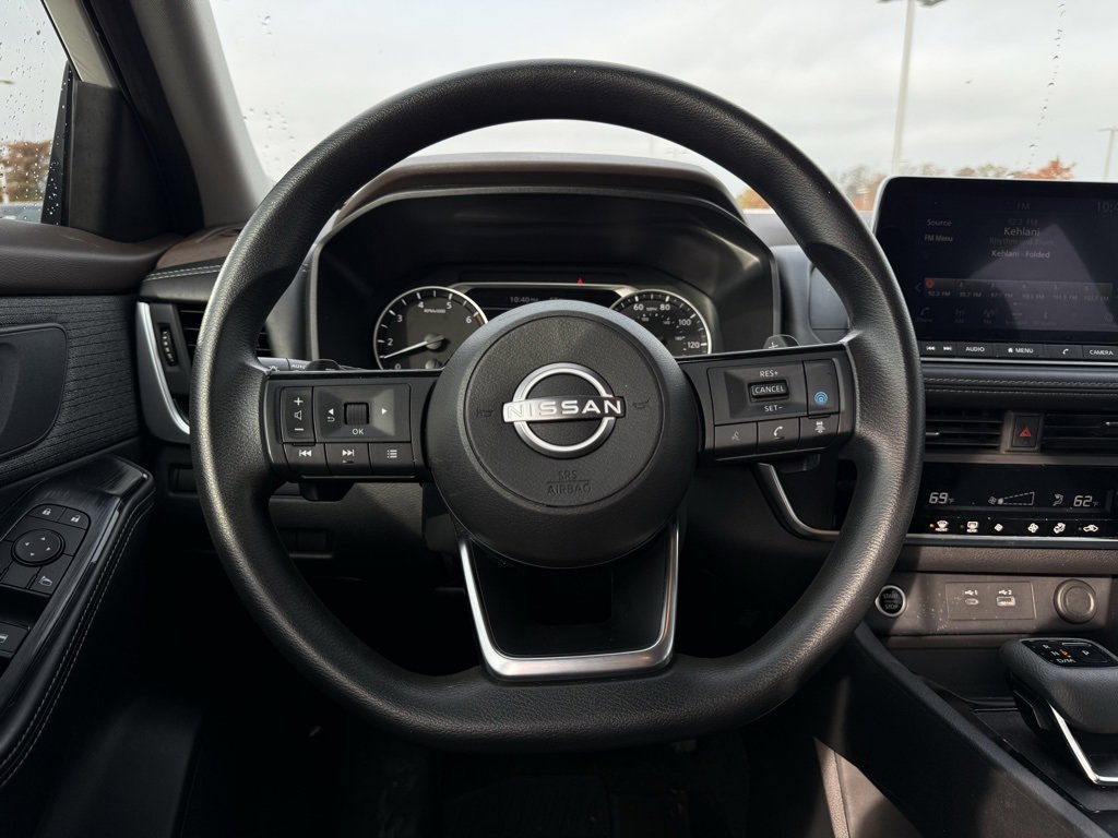 Used 2023 Nissan Rogue SV image 14