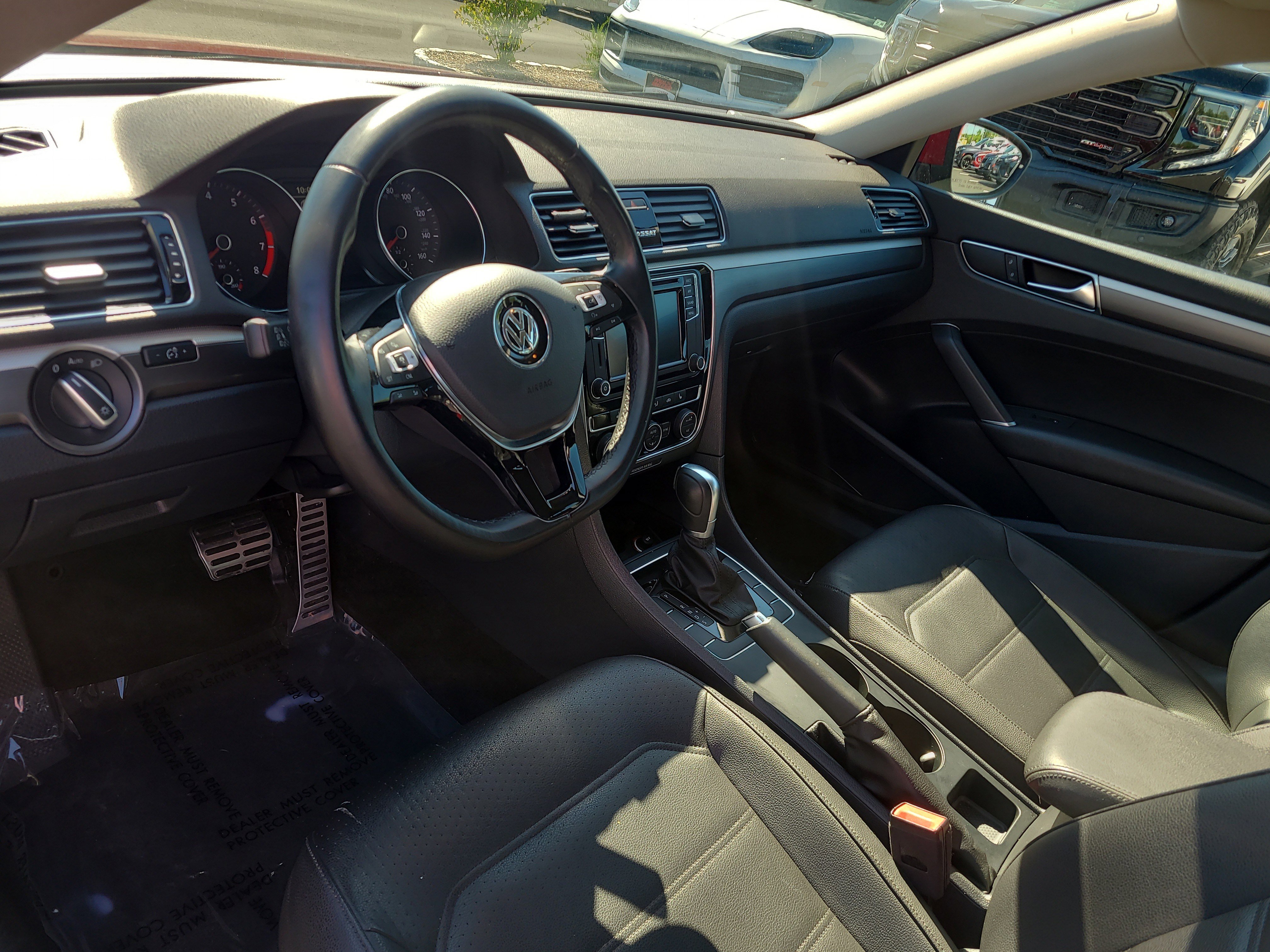 Used 2018 Volkswagen Passat 2.0T R-Line FWD image 16