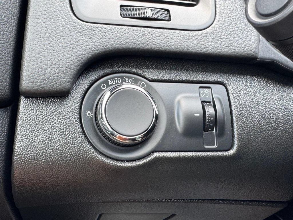 Used 2014 Buick Regal GS w/ Driver Confidence Package #2 FWD image 19