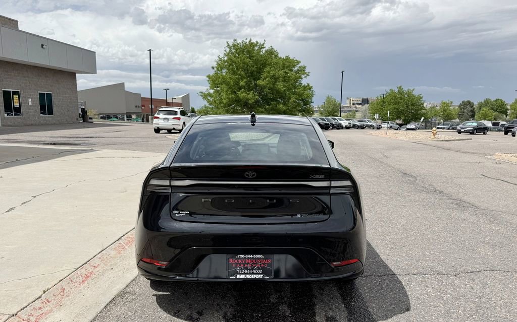 Used 2024 Toyota Prius Prime FWD image 7