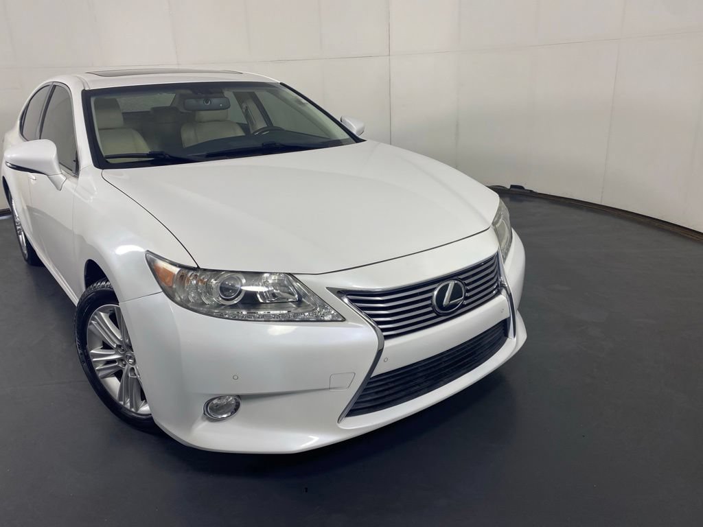 Used 2015 Lexus ES 350 w/ Premium Package FWD image 3