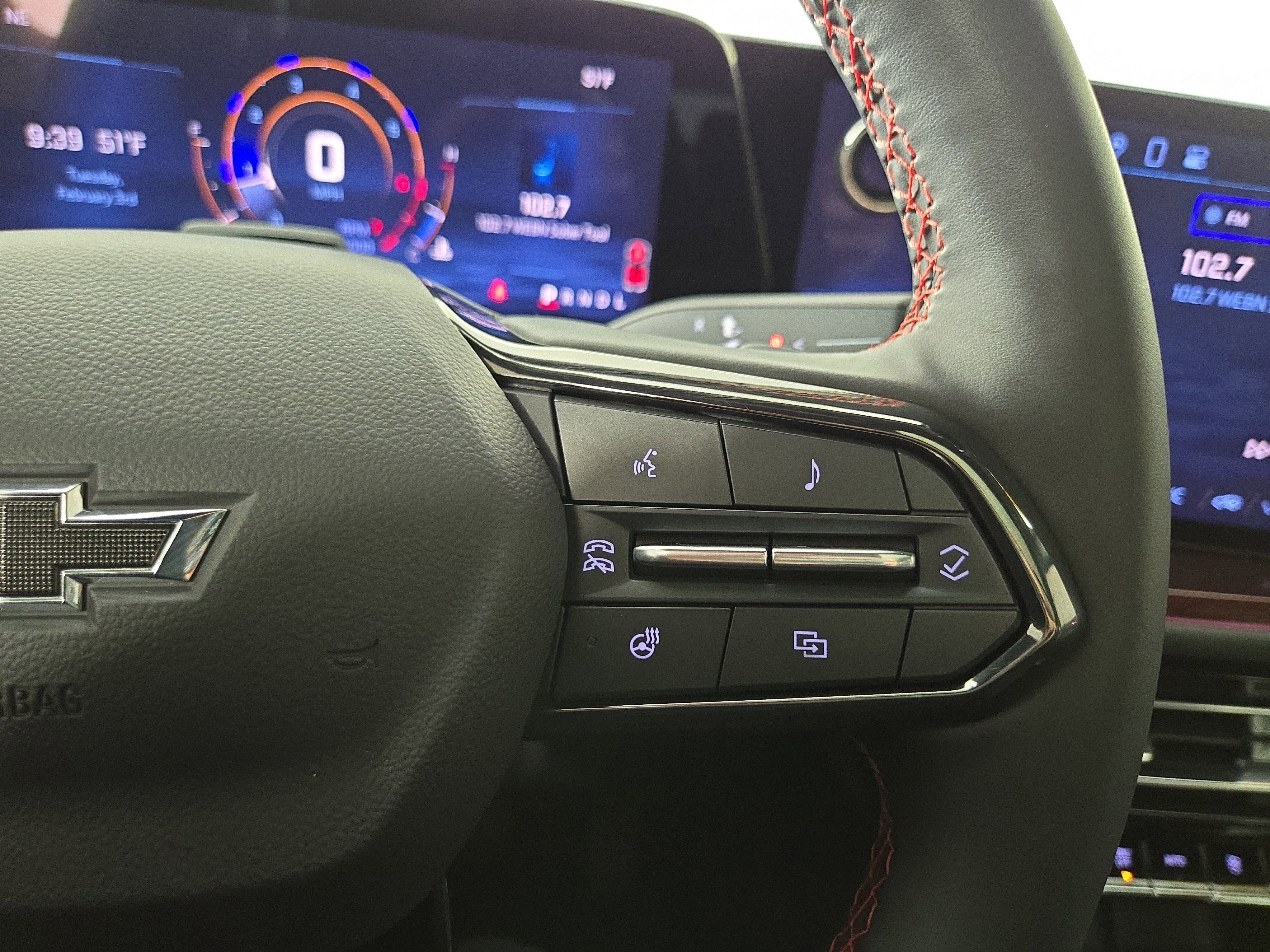 Certified 2024 Chevrolet Traverse RS image 17