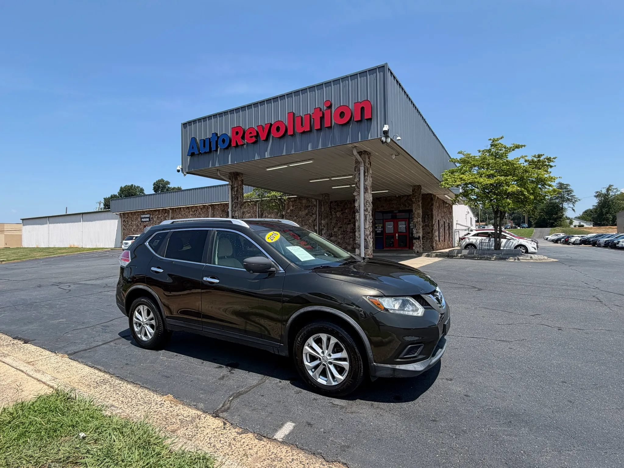 Used 2016 Nissan Rogue SV w/ SV Premium Package
