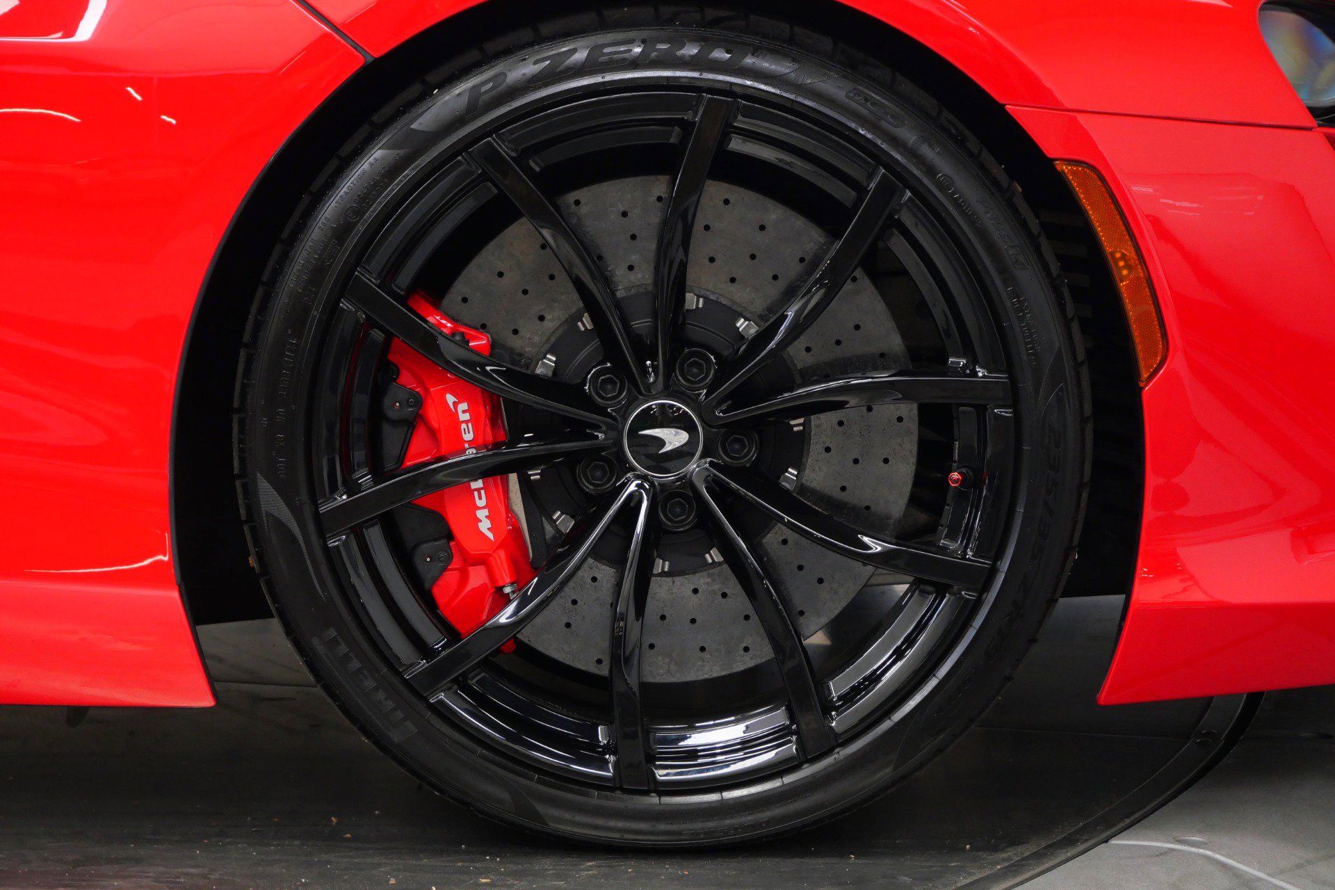 Used 2024 McLaren Artura image 37